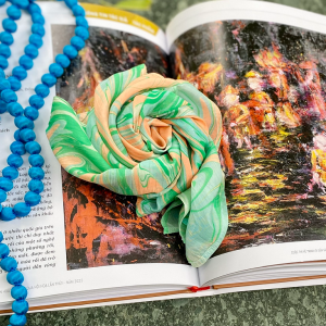 Khăn lụa vuông thủy ấn